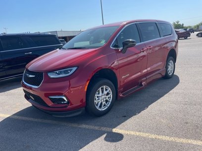 Used 2024 Chrysler Pacifica Touring