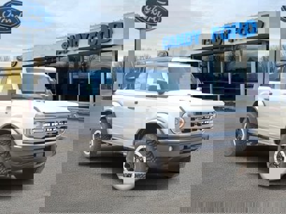 New 2024 Ford Bronco Big Bend w/ Sasquatch Package
