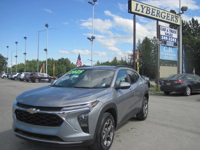 Used 2025 Chevrolet Trax LT w/ Driver Confidence Package