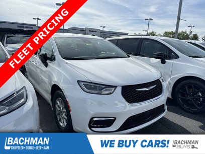 New 2024 Chrysler Pacifica Touring-L