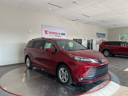 New 2025 Toyota Sienna XLE