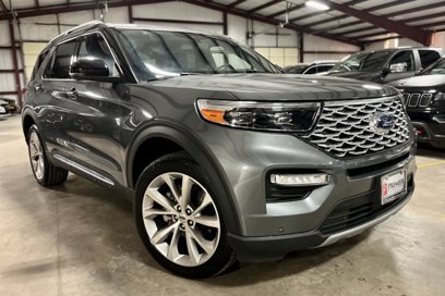 Used 2023 Ford Explorer Platinum w/ Technology Package