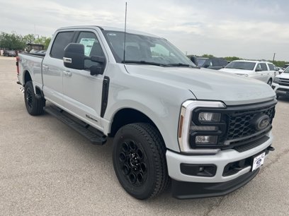New 2025 Ford F250 Lariat w/ Black Appearance Package
