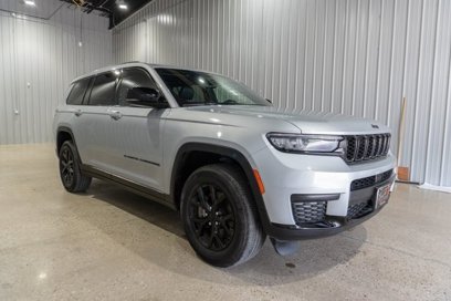 Used 2024 Jeep Grand Cherokee L Laredo
