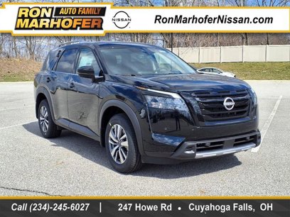New 2025 Nissan Pathfinder SL w/ Black Appearance Package