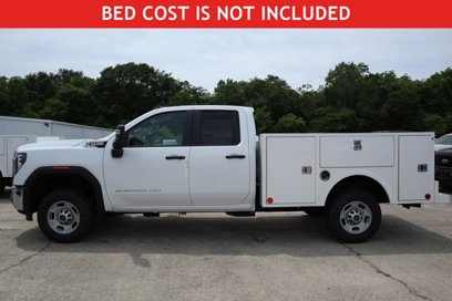 New 2024 GMC Sierra 2500 Pro w/ Convenience Package