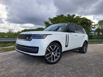 New 2025 Land Rover Range Rover SE