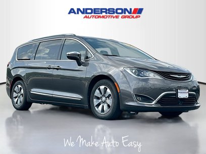 Used 2018 Chrysler Pacifica Limited w/ Advanced Safetytec Group