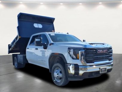 New 2025 GMC Sierra 3500 Pro w/ Convenience Package