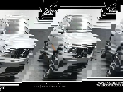 New 2025 Volvo XC40 B5 Core w/ Protection Package Premier