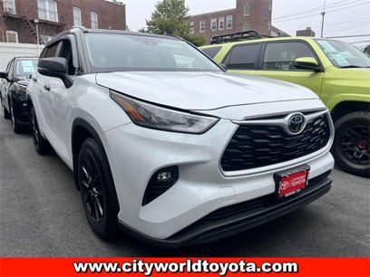 Used 2023 Toyota Highlander XLE