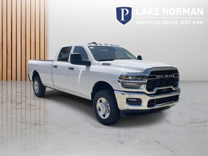 New 2025 RAM 3500 Tradesman w/ Chrome Appearance Group