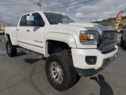 Used 2019 GMC Sierra 2500 Denali w/ Duramax Plus Package