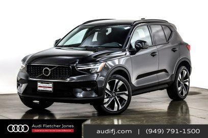 Used 2025 Volvo XC40 B5 Plus