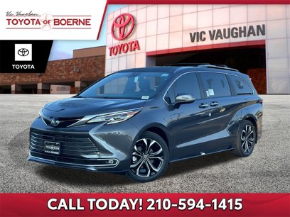New 2025 Toyota Sienna Platinum