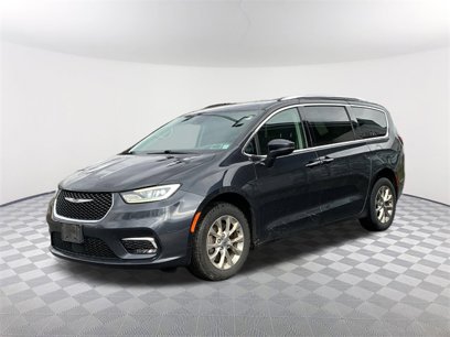 Used 2021 Chrysler Pacifica Touring-L w/ Uconnect Theater Family Group
