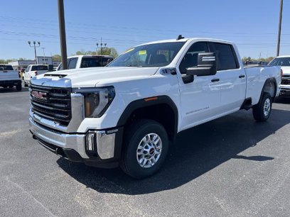 New 2025 GMC Sierra 2500 Pro w/ Convenience Package