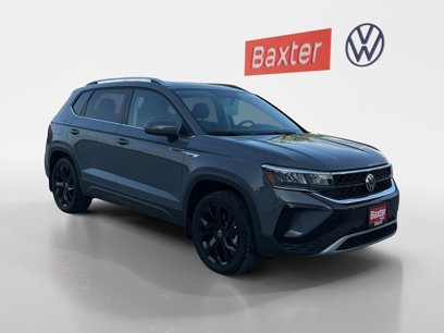 Used 2022 Volkswagen Taos SE w/ Panoramic Sunroof Package