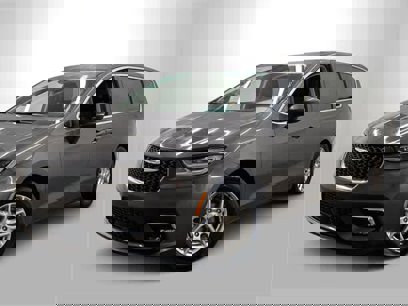 Used 2023 Chrysler Pacifica Touring-L