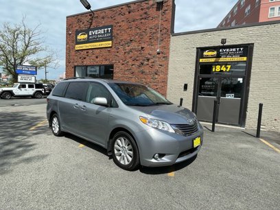 Used 2017 Toyota Sienna XLE Premium