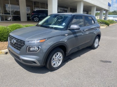 New 2025 Hyundai Venue SE