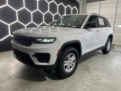 New 2025 Jeep Grand Cherokee Laredo w/ Luxury Tech Group I