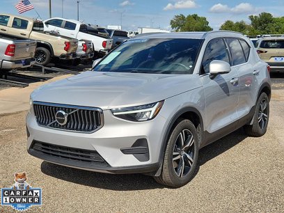 Used 2025 Volvo XC40 B5 Core