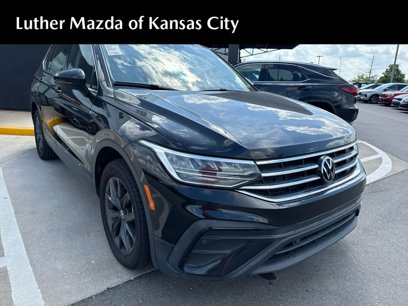 Used 2022 Volkswagen Tiguan SE w/ Panoramic Sunroof Package