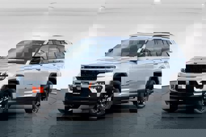 New 2025 Jeep Grand Cherokee Limited w/ Black Appearance Package