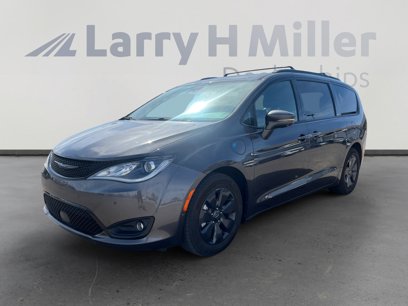 Used 2020 Chrysler Pacifica Limited w/ Advanced Safetytec Group