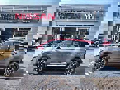 New 2025 Nissan Kicks SV w/ SV Premium Package