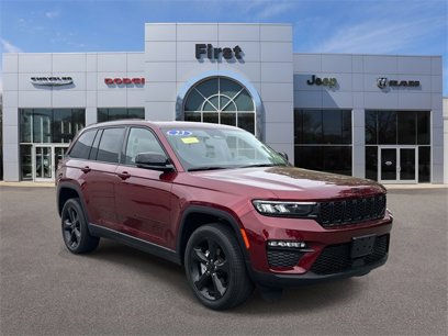 Used 2023 Jeep Grand Cherokee Limited w/ Black Appearance Package