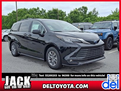 New 2025 Toyota Sienna XLE