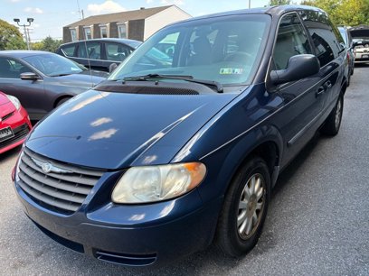 Used 2005 Chrysler Town & Country