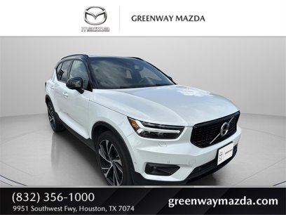 Used 2022 Volvo XC40 T4 R-Design w/ Advanced Package
