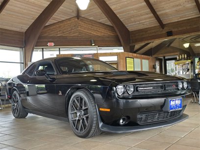 Used 2017 Dodge Challenger R/T Scat Pack w/ Leather Interior Group