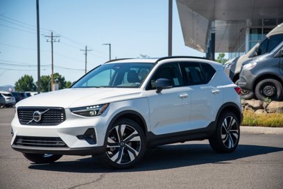 Used 2024 Volvo XC40 B5 Plus w/ Protection Package Premier