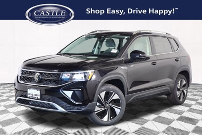 Used 2024 Volkswagen Taos SE w/ Panoramic Sunroof Package