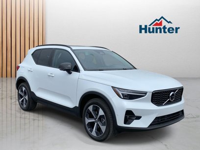 New 2025 Volvo XC40 B5 Plus w/ Protection Package Premier