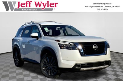 New 2025 Nissan Pathfinder SL w/ SL Premium Package