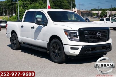 New 2023 Nissan Titan SV w/ SV Convenience Package
