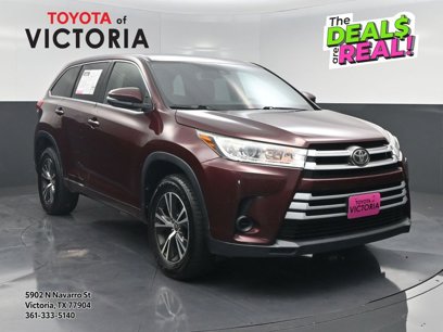 Used 2017 Toyota Highlander LE
