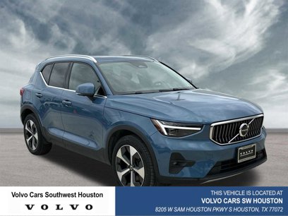 Certified 2025 Volvo XC40 B5 Plus w/ Protection Package Premier