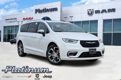 New 2025 Chrysler Pacifica Pinnacle w/ Trailer Tow Group