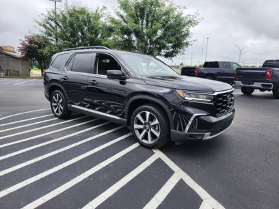 Used 2025 Honda Pilot Elite