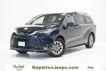 Used 2022 Toyota Sienna XLE