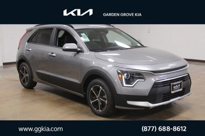New 2025 Kia Niro LX
