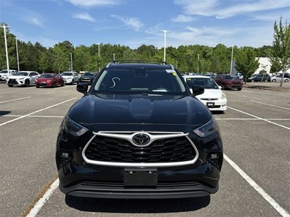 Used 2023 Toyota Highlander XLE