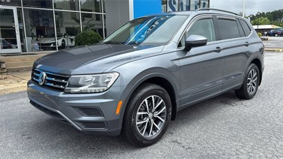 Used 2019 Volkswagen Tiguan SE w/ Panoramic Sunroof Package