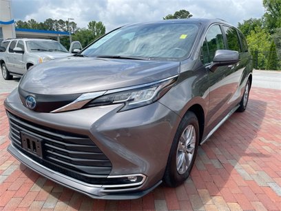 Used 2023 Toyota Sienna XLE